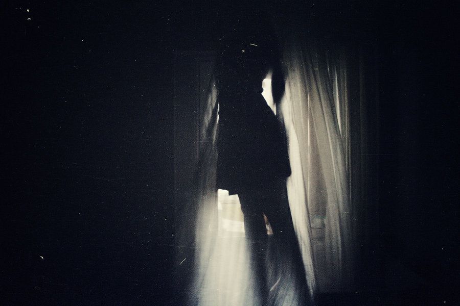 Credea că are o fantomă în casă. A înlemnit când a văzut de unde veneau de fapt zgomotele ciudate