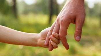 Dezvăluire incredibilă: un celebru politician ar avea un fiu nelegitim. Câţi ani are copilul