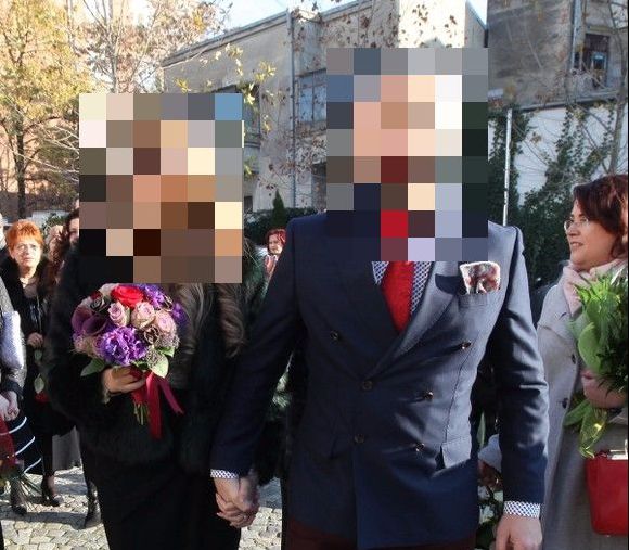 E oficial! Cel mai faimos burlac din România s-a căsătorit după 10 ani de relație