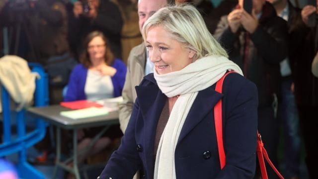 ALEGERI FRANȚA. Socialiștii se retrag din două regiuni pentru a bloca victoria Frontului Național