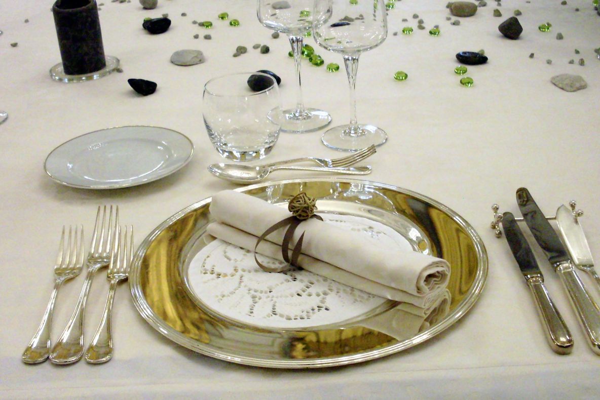 Codul bunelor maniere: cum trebuie aranjată masa festivă de Crăciun