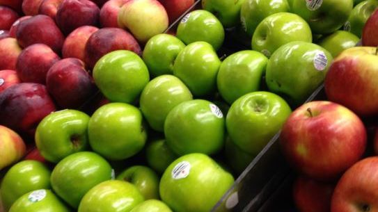 Adevărul ascuns despre merele din supermarket. Ce conțin 