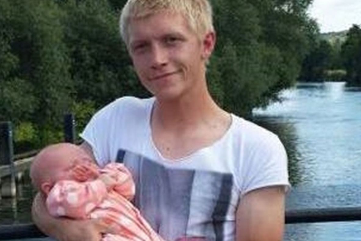 Mesaj halucinant al unui tânăr chiar înainte să se sinucidă. Ce i-a spus mamei sale