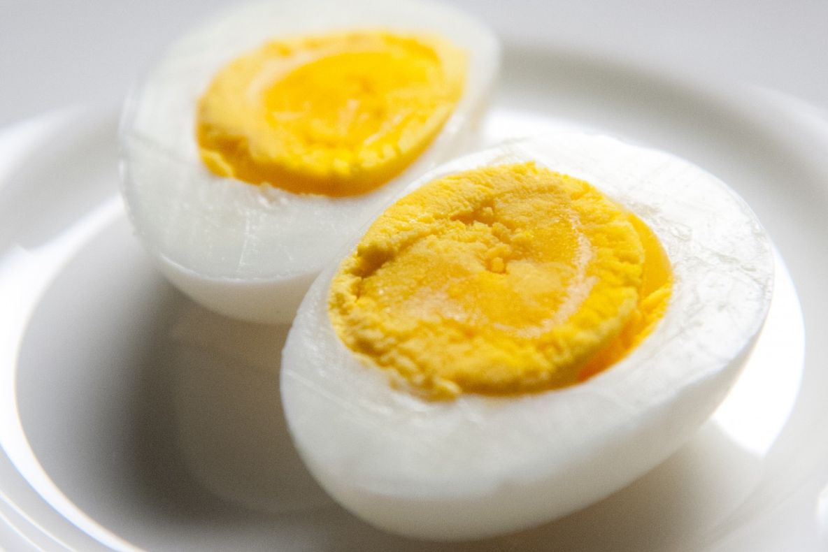 A mâncat doar un ou pe zi timp de câteva luni. Cum arată acum e uimitor