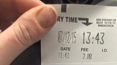 Şi-a lăsat maşina într-o parcare cu plată, dar a uitat să achite. Ce s-a întâmplat e neașteptat