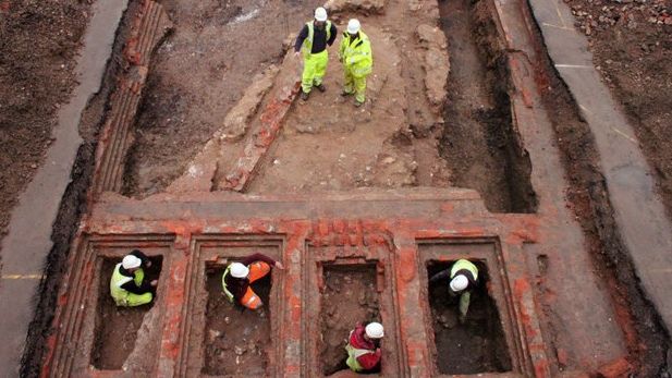 Descoperire incredibilă în curtea unei închisori. Are aproximativ 900 de ani