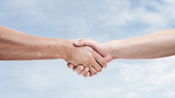 Împăcarea anului! Au râs unul de altul la TV, însă, acum, două vedete au îngropat securea războiului