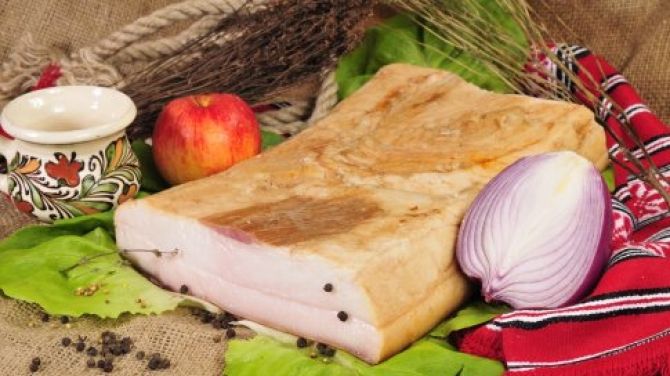 Ce boli vindecă slănina şi grăsimea de porc. 9 afecţiuni la care nu te-ai fi gândit 