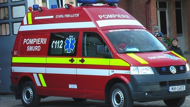 13 elevi din Breaza, suspectaţi de toxiinfecţie alimentară. SMURD-ul, chemat să intervină la şcoală