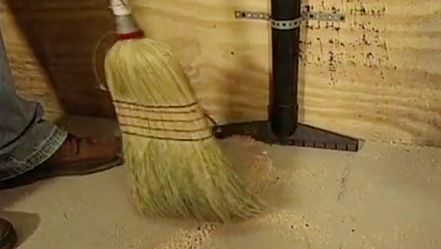 Mătura în biserică, dar deodată a auzit un zgomot ciudat. "Stătea chiar lângă Fecioara Maria"