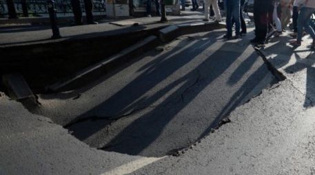 Rute ocolitoare pentru zona Eroilor, afectată de surparea terenului. Ce se întâmplă cu metroul