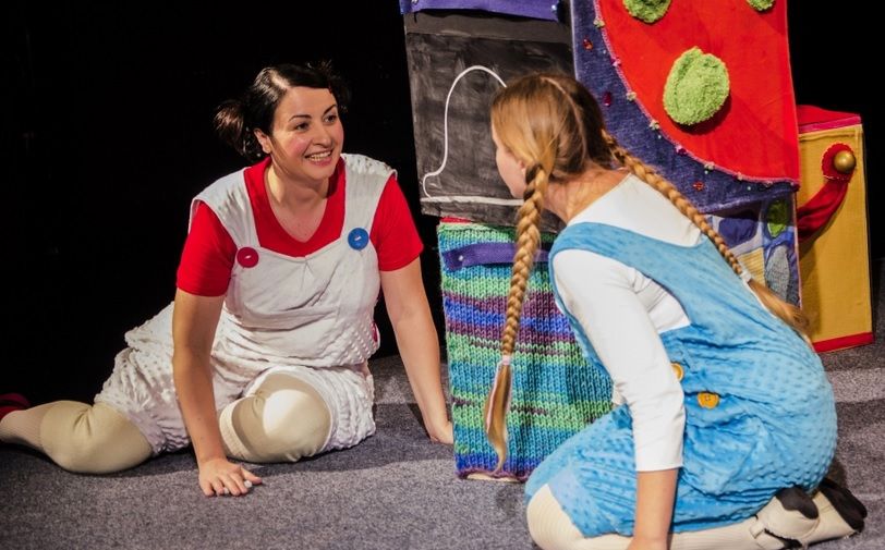 Săptămâna culturii. Un nepot și un bunic au fost la teatru și s-au jucat "De-a micul Prinț"