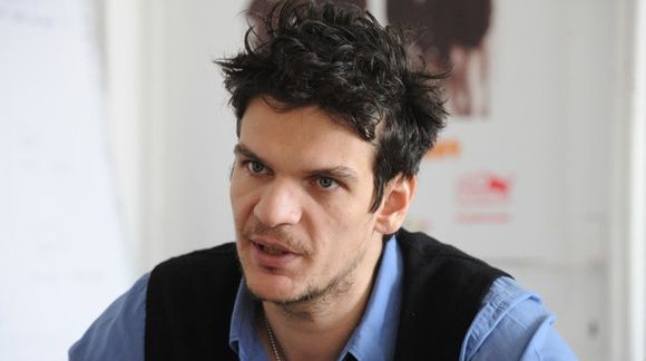 Şoc! Ce a apărut pe străzi în Satu Mare. Cetăţenii au amuţit. Are legătură cu Tudor Chirilă