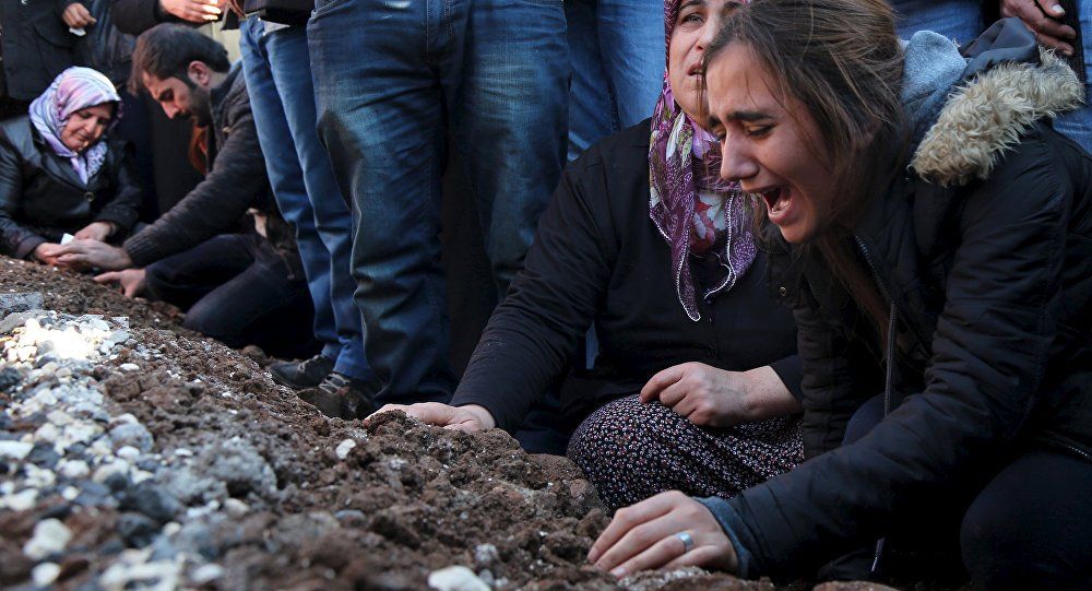 Stare de război în Turcia. Kurzii cer autonomia în sud-est. Bilanţ negru în urma violenţelor