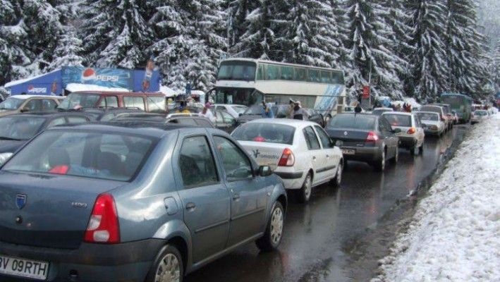 Veste importantă pentru turiştii de pe Valea Prahovei: Poliţia a limitat viteza la 40 km/h
