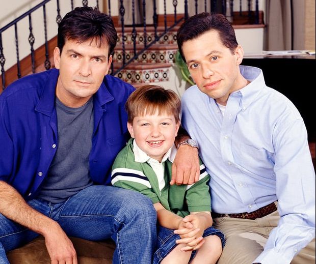 Transformare incredibilă pentru puștiul din ”Doi bărbați și jumătate”. Puțini l-au mai recunoscut