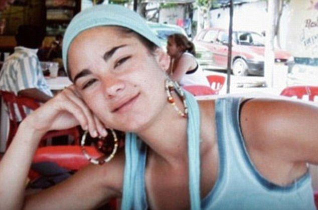 A fost desfigurată cu acid sulfuric. Acum și-a arătat, pentru prima oară, chipul mutilat