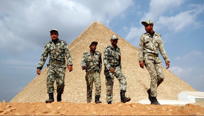 Atac terorist la Cairo. S-a deschis focul asupra unui autocar cu turiști