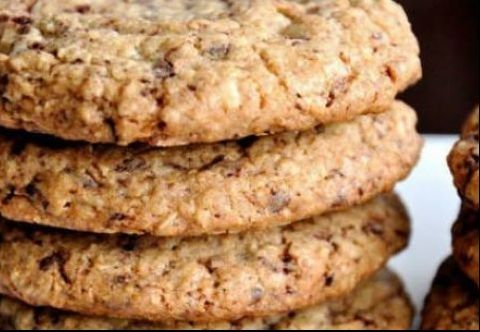 Prăjtura din două ingrediente, gata în 15 minute, cu doar 93 de calorii. Trebuie să o încerci!