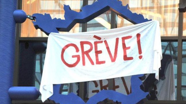 Franţa, paralizată de grevă generală în toate sectoarele publice. Protestele au devenit violente