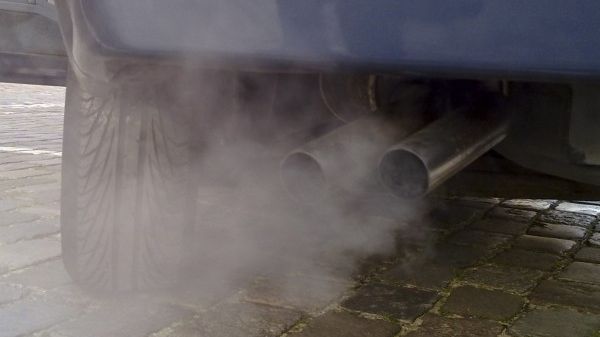 S-a apropiat de o maşină care se afla pe malul apei. A fost îngrozit ce a descoperit în interior