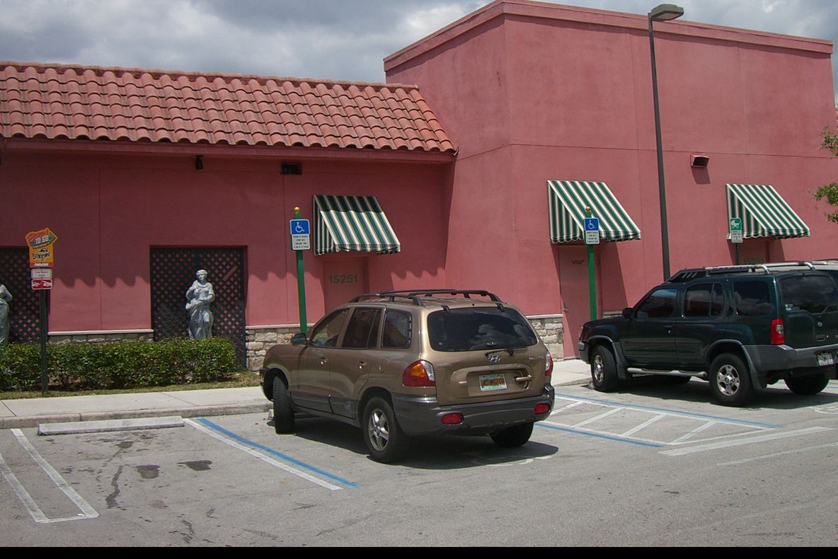 Și-a lăsat mașina în parcarea unui restaurant. Când s-a întors la ea a rămas fără cuvinte