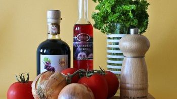 10 idei simple ca să păstrezi alimentele şi să economiseşti bani