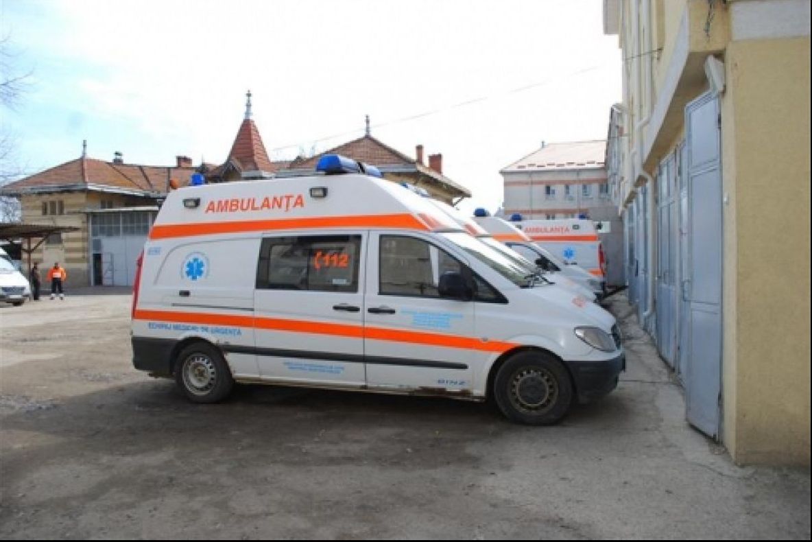 S-au intoxicat cu mâncare la o pensiune, în Azuga. Patru minori au ajuns cu dureri la spital