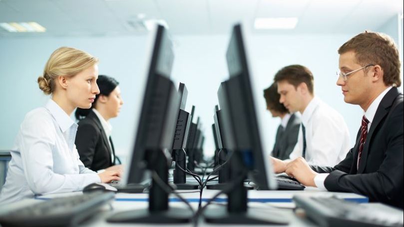 Cât le costă pe companii zilele libere pe care și le iau angajații