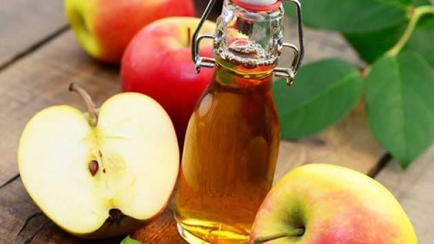 Remedii naturiste cu oţet de mere. Cum îl foloseşti ca să scapi celulită
