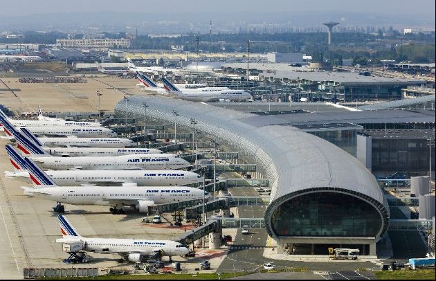 Aeroportul din Paris, în stare de urgență. S-au găsit dispozitive explozive