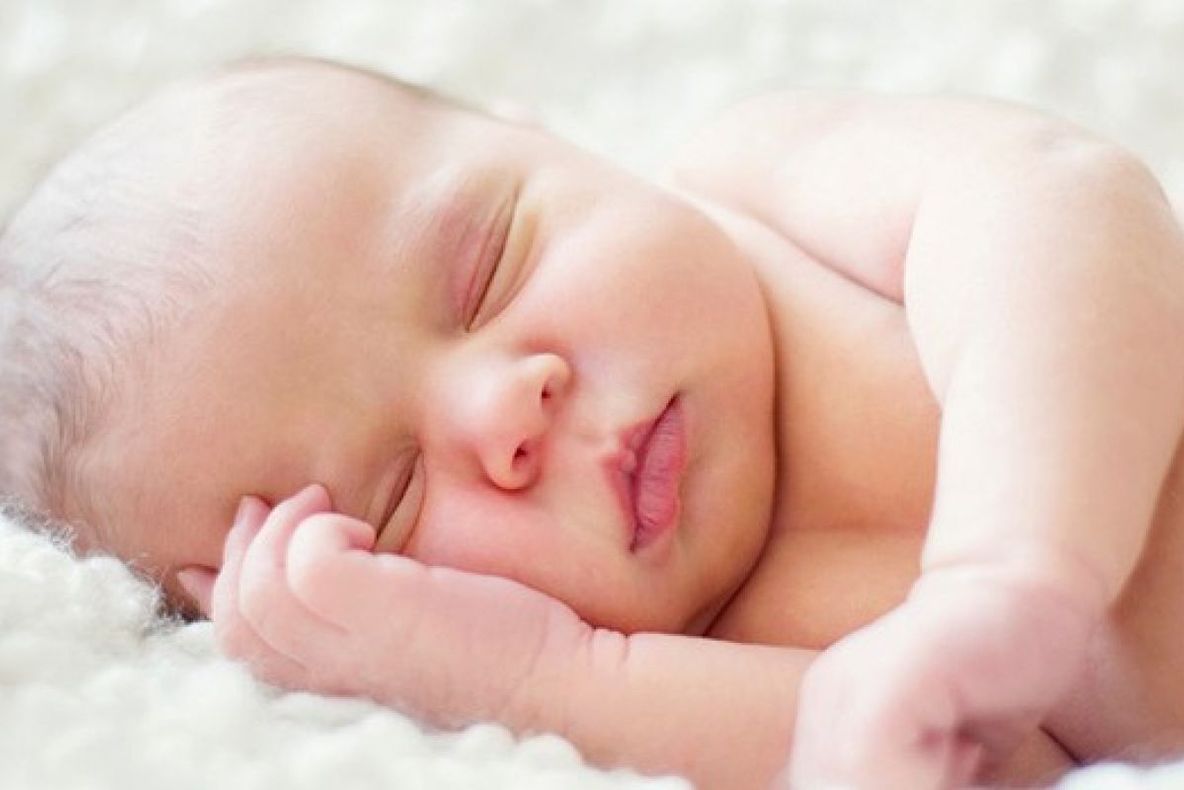 S-a născut cel mai negru bebeluș din lume. ”E negru ca păcura”