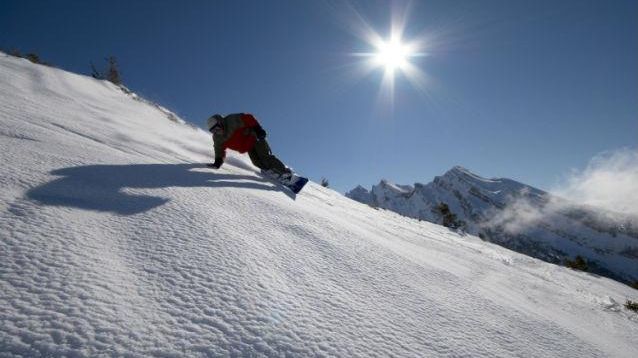De ce scârţâie zăpada când calci pe ea