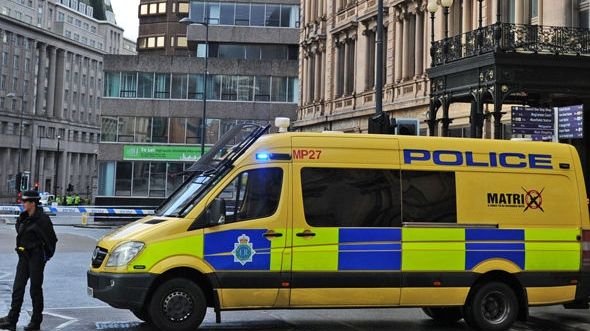 Alertă cu bombă la Liverpool. O clădire de 14 etaje, evacuată