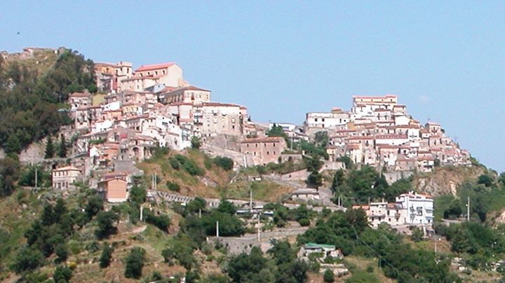 Primarul unui oraș medieval italian le-a interzis locuitorilor să moară