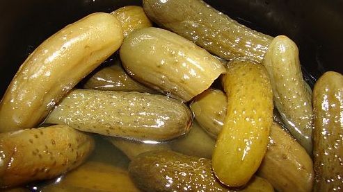 Avertismentul medicilor. Ce trebuie să știi înainte să mănânci castraveți murați