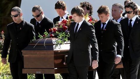 A murit un artist care şi-a pus puternic amprenta asupra muzicii. A suferit un atac de cord