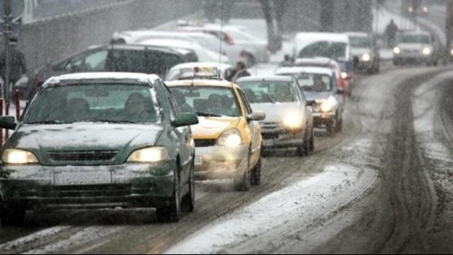 Aglomerație mare pe DN1. Se circulă în coloană între Sinaia şi Buşteni