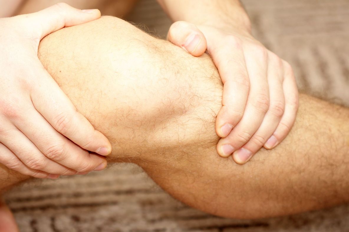 Boala teribilă care ajunge să afecteze jumătate dintre adulţi. Mulţi trebuie să renunţe la muncă