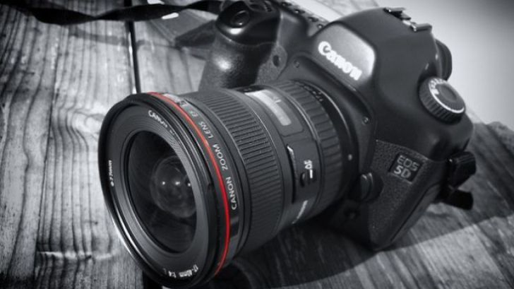 eMAG – Până la 30% reducere la aparate foto DSLR