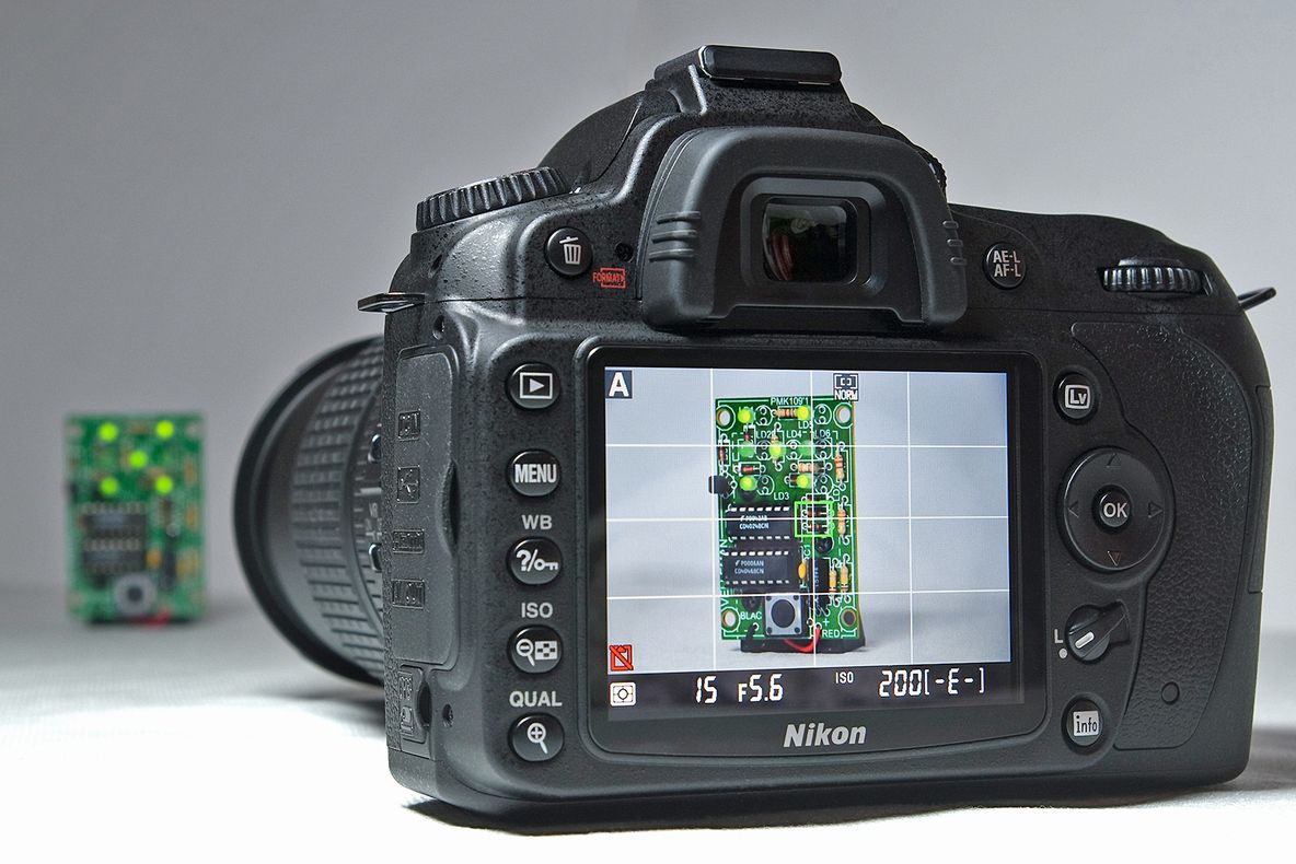 eMAG.ro – TOP 10 cele mai mari discounturi la aparate foto DSLR