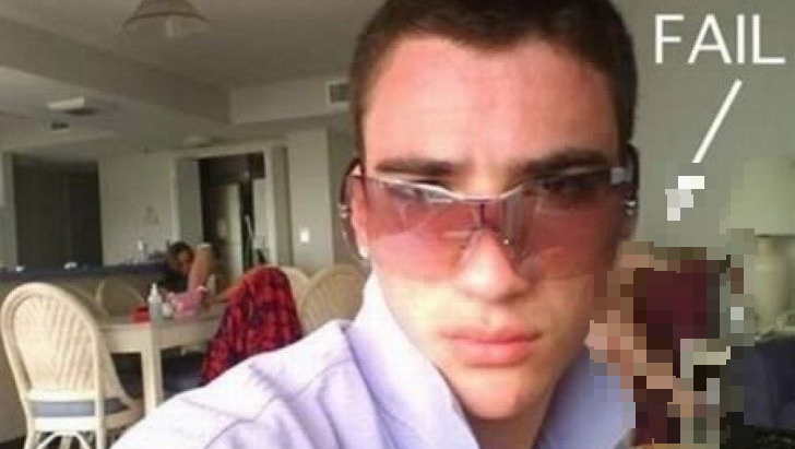 A făcut o poză de gigolo ca să agaţe fete pe net. A trăit ruşinea vieţii când a văzut ce e în spate