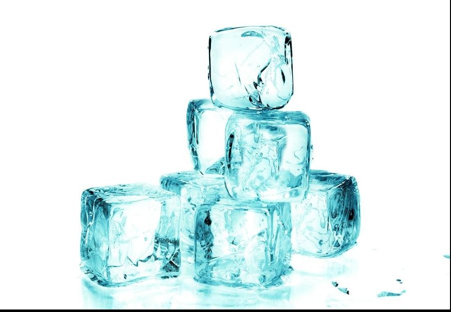 Pune un cub de gheață pe gât, sub ceafă. Efectele vor fi peste așteptările tale