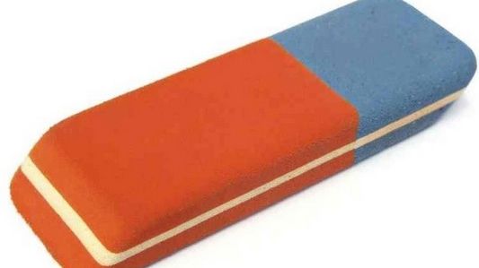 La ce foloseşte, de fapt, capătul albastru al gumei de şters