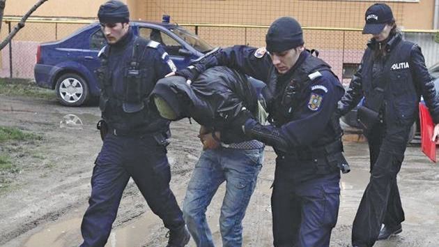 Hoțul de mașini a mai furat un bolid, dar zăpada de pe drum l-a încurcat. Continuarea, de film