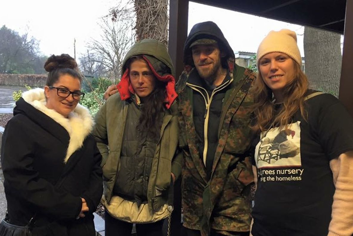 Au vrut să facă un gest frumos pentru oamenii străzii. Totul s-a transformat în haos