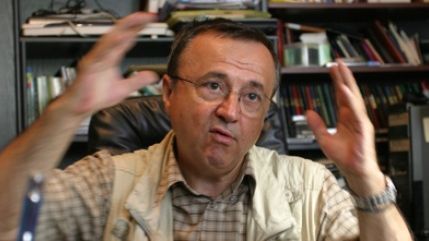 Cristoiu, desfiinţat în ziarul unde are editorial săptămânal