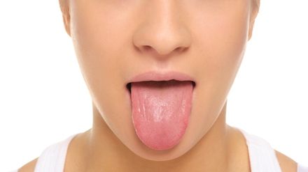 Ce înseamnă când ai un gust acru în gură