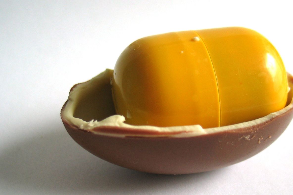 Tragedie în Franța! O fetiță de 3 ani și jumătate a murit din cauza unui ou Kinder cu surprize