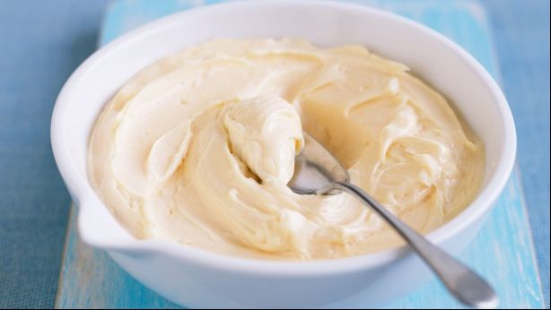 Cel mai simplu mod în care poţi să faci maioneză de post. Este mult mai sănătoasă ca maioneza cu ou